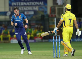 MI vs CSK – चेन्नई के खिलाफ मिल्ने – बोल्ट का कहर, पॉवरप्ले में गिरे 4 विकेट, अंबाती रायुडू भी रिटायर्ड हर्ट