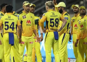 फाफ डु प्लेसिस के बाद CSK को फिर लगा बड़ा झटका, बड़ा विदेशी खिलाड़ी मुंबई इंडियंस के खिलाफ मैच से बाहर