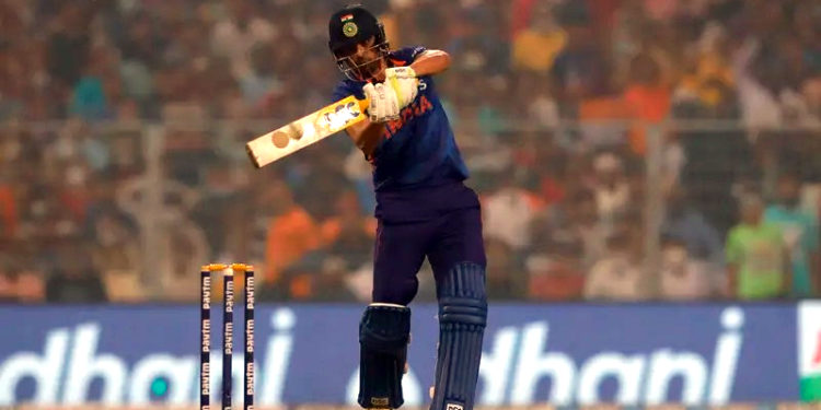 हर्षल पटेल और दीपक चाहर ने बल्लेबाजी में दिखाया दम, तूफानी पारियों के दम पर भारत को पहुंचाया मजबूत स्थिति में