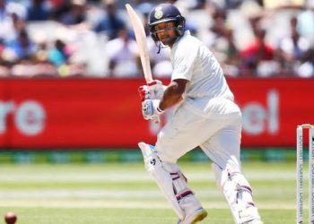 4 सलामी बल्लेबाज जिन्होंने वानखेड़े में एक टेस्ट की दोनों पारियों में बनाये 50 या उससे अधिक के स्कोर