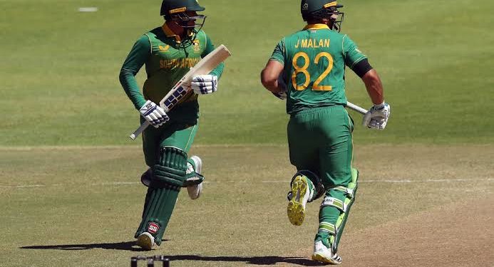 गेंदबाजो ने बल्लेबाजों की मेहनत पर फेरा पानी, दक्षिण अफ्रीका ने दूसरे वनडे मैच में भारत को हराकर जीती सीरीज