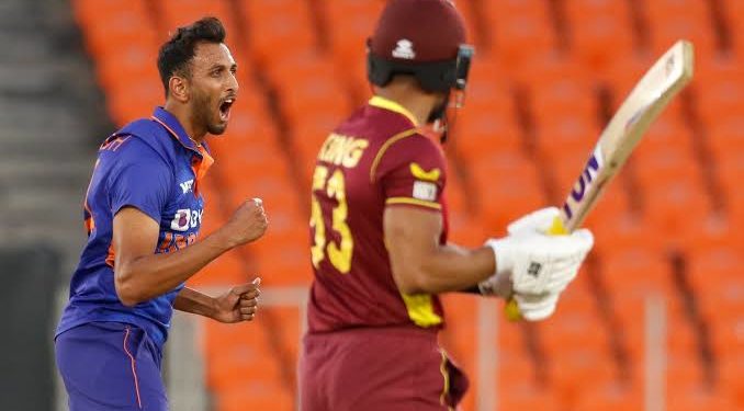 237 रनों के बचाव करते हुए प्रसिद्ध कृष्णा ने मचाया कहर, 44 रनों से जीता भारत