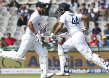 कोहली और विहारी की पारियों के दम पर श्रीलंका के खिलाफ पहले टेस्ट में चायकाल तक भारत मजबूत स्थिति में