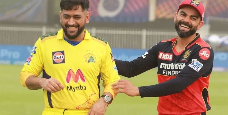 IPL 2021 रिवाइंड : क्वालीफायर में एमएस धोनी के शॉट देखकर विराट कोहली कुर्सी से उछलने पर हो गए थे मजबूर