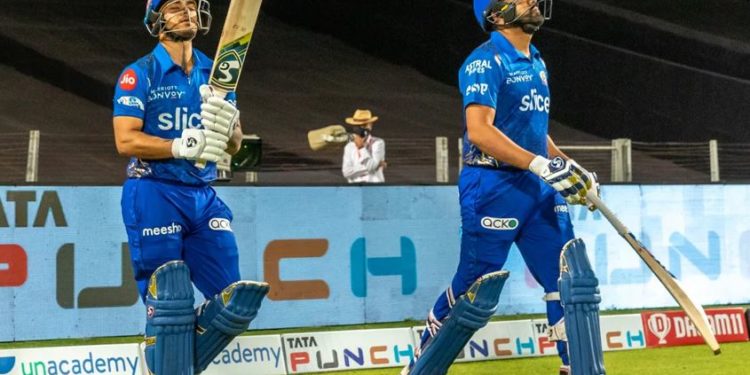 जानिए 4 कारण आखिर क्यों मुंबई इंडियंस को अभी भी अंतिम 4 की रेस से बाहर नहीं माना जाना चाहिए