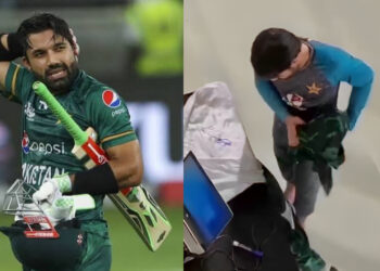 Watch Video : मोहम्मद रिजवान ने पैर से उठाया पाकिस्तानी झंडा, हुआ वायरल